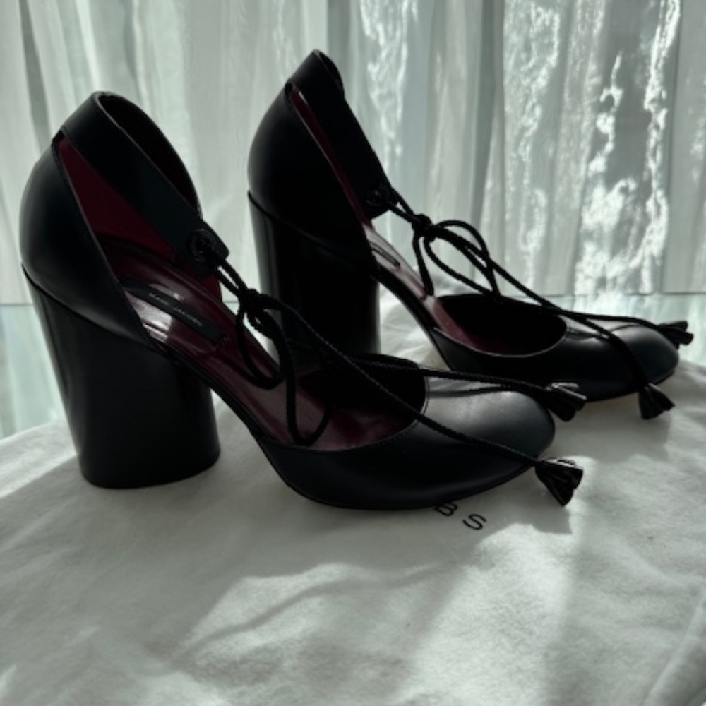 MARC JACOBS Pumps 'NEW' - Black with ankle tassle bow -  EU 37 (US 7)